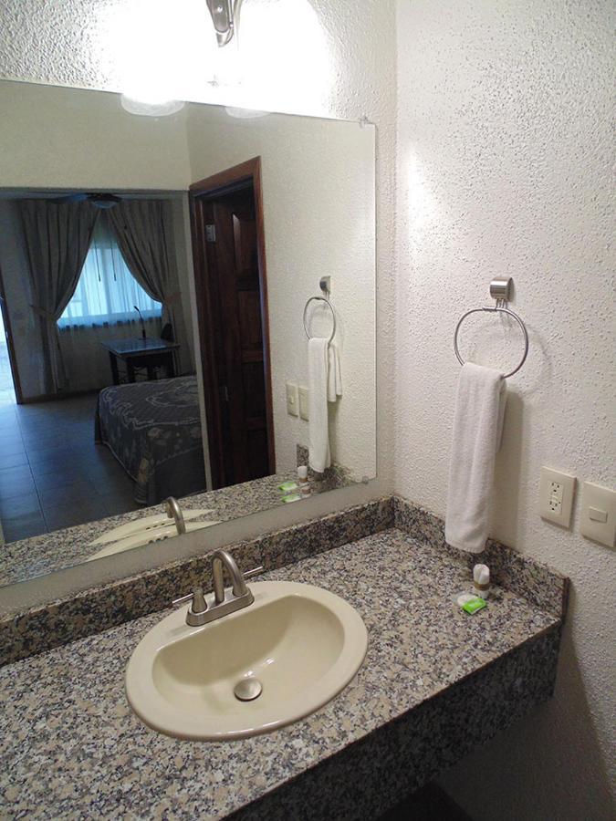 Hotel Hacienda Ciudad Guzman Esterno foto